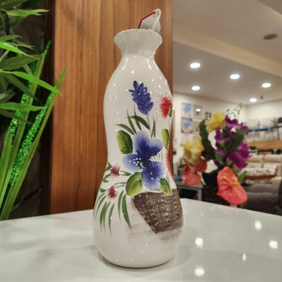 Ceramic_Flower_Vase_L-H-8-9_Close-up