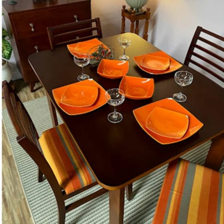 Compact_Beechwood_Dining_Table_Set_DT-28 _top_view