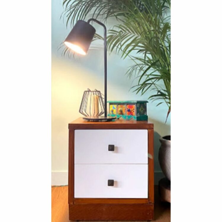 Two_Drawer_Bedside_Table_ET31_front_View_With_Table_Lamp