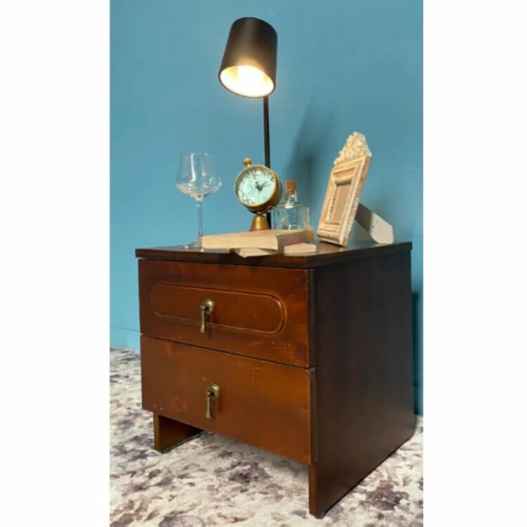 Wooden_Bed_Side_Table_ET_34_With_Lamp