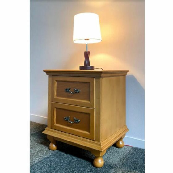 Woooden_Bed_Side_Table_With_Storage_ET29_side_View_With_Lamp