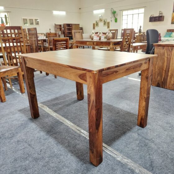 Peter_Dining_Set_table
