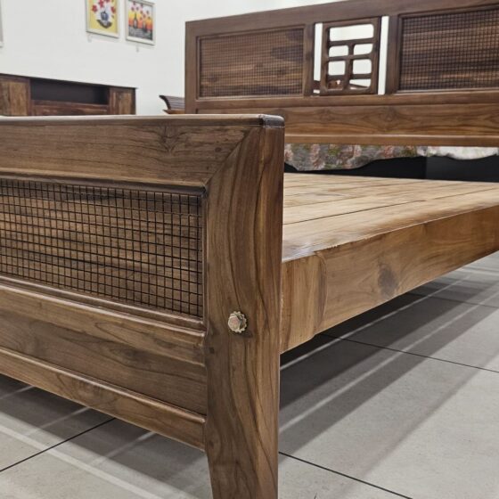 Drexel_Teak_Wood_Cot_Cubicle_design.