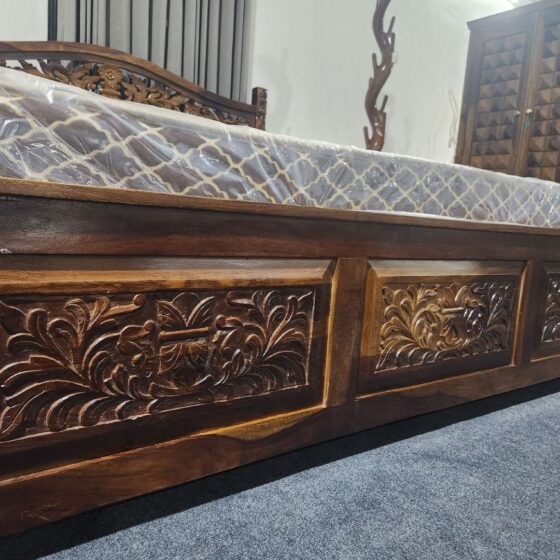 Sheesham_Wood_Hand_Carved_Design_Cot_Footside_View